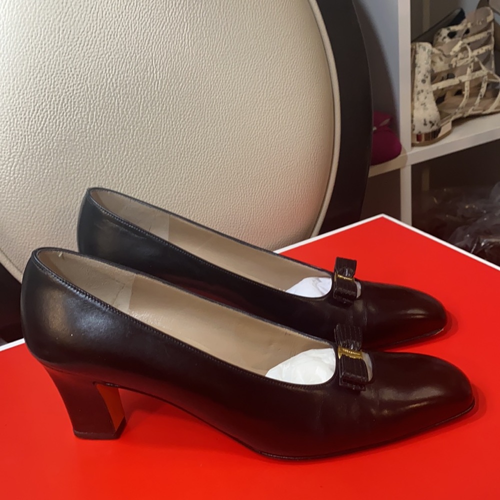 Salvatore Ferragamo used in good condition clean. - Picture 3 of 12